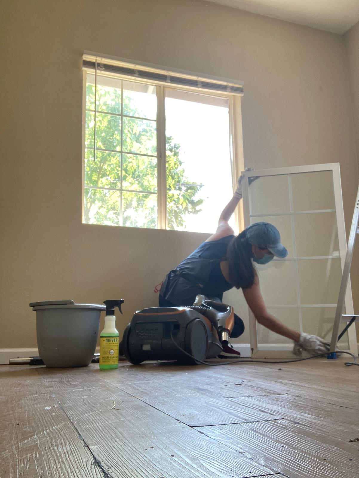 Move-In / Move-Out Cleaning Background